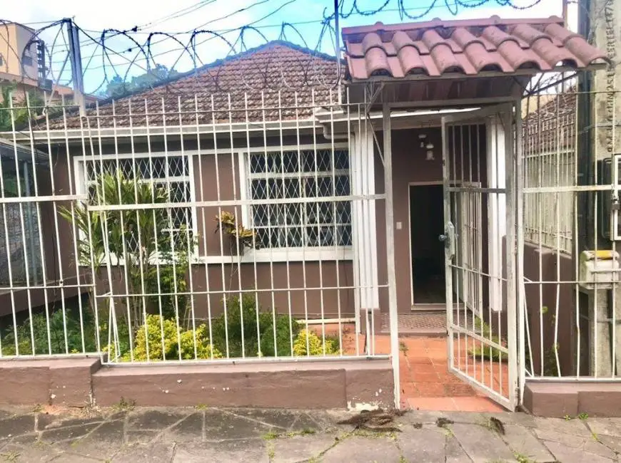 Foto 1 de Casa com 3 Quartos à venda, 120m² em Teresópolis, Porto Alegre