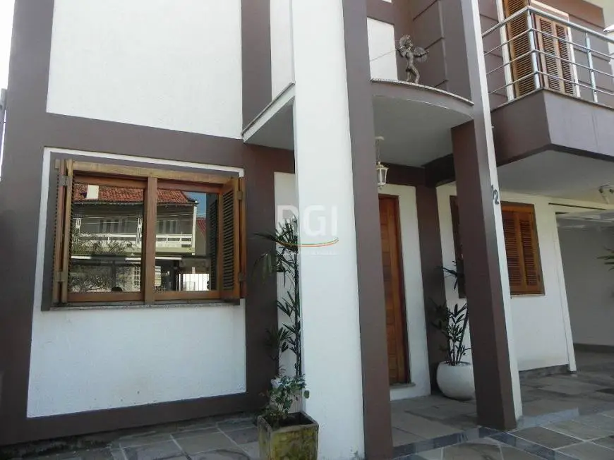 Foto 2 de Casa com 3 Quartos à venda, 150m² em Teresópolis, Porto Alegre