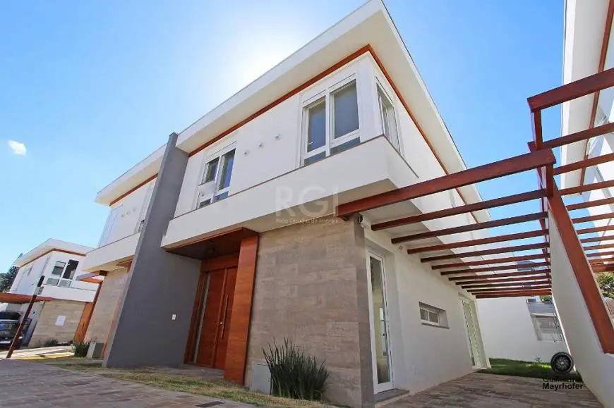 Foto 2 de Casa com 3 Quartos à venda, 211m² em Teresópolis, Porto Alegre