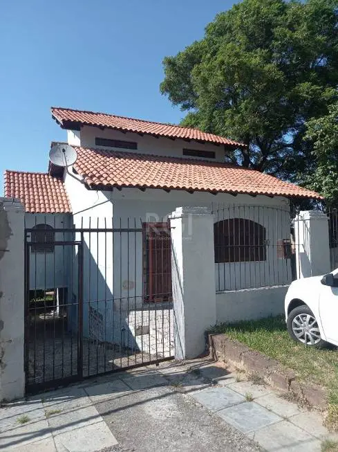 Foto 1 de Casa com 3 Quartos à venda, 345m² em Teresópolis, Porto Alegre