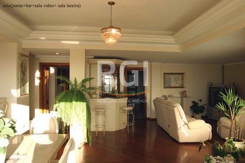 Foto 2 de Casa com 3 Quartos à venda, 485m² em Teresópolis, Porto Alegre