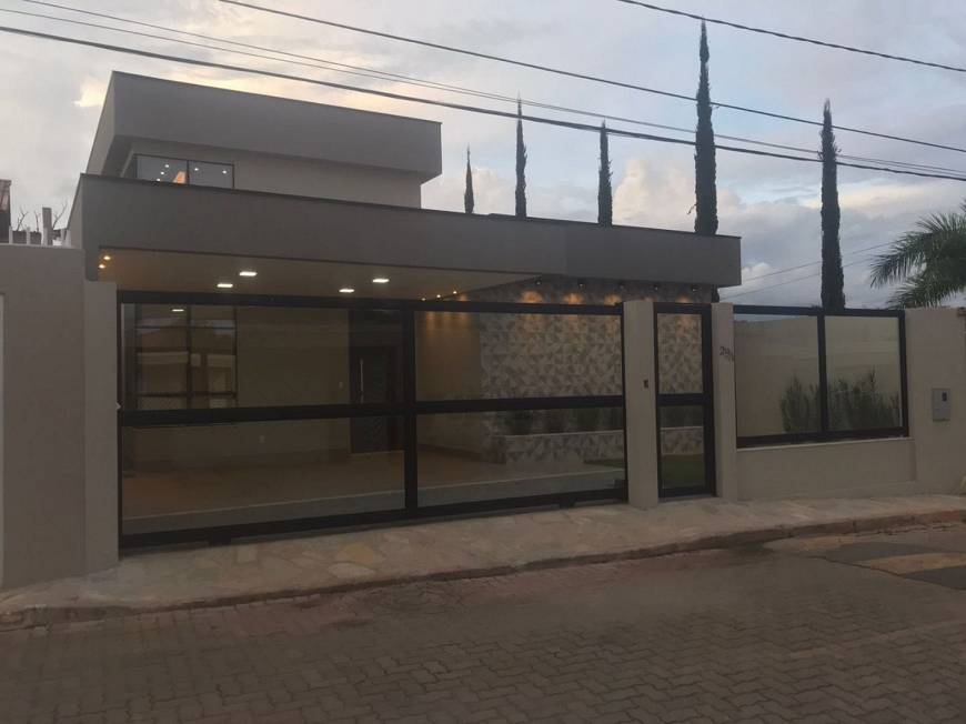 Foto 1 de Casa com 3 Quartos à venda, 300m² em Vicente Pires, Brasília
