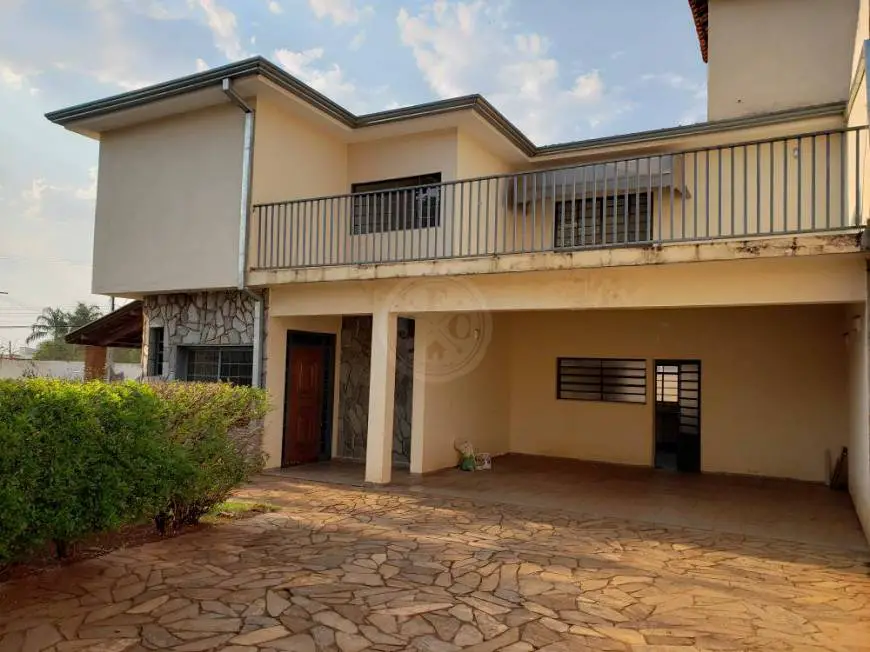 Foto 1 de Casa com 3 Quartos para alugar, 290m² em Vila Ana Maria, Ribeirão Preto