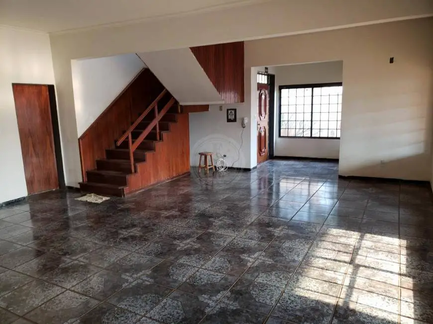 Foto 3 de Casa com 3 Quartos para alugar, 290m² em Vila Ana Maria, Ribeirão Preto