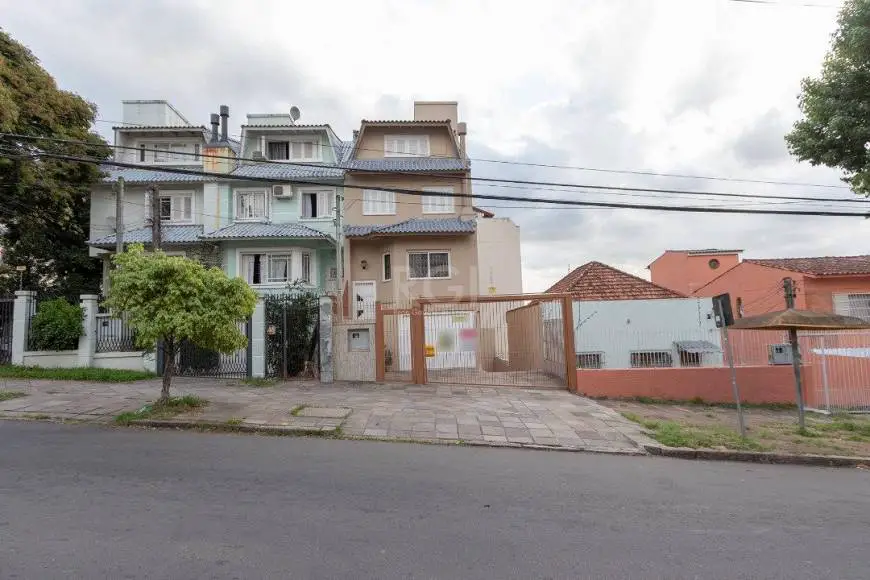 Foto 1 de Casa com 3 Quartos à venda, 166m² em Vila Assunção, Porto Alegre