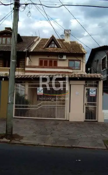 Foto 1 de Casa com 3 Quartos à venda, 197m² em Vila Assunção, Porto Alegre
