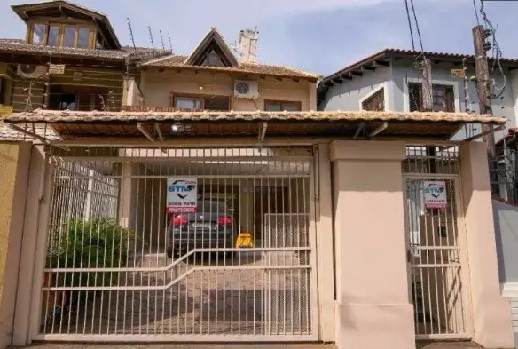 Foto 2 de Casa com 3 Quartos à venda, 197m² em Vila Assunção, Porto Alegre