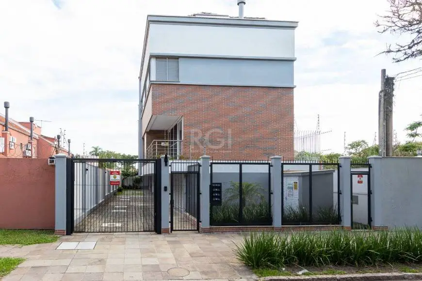Foto 1 de Casa com 3 Quartos à venda, 233m² em Vila Assunção, Porto Alegre