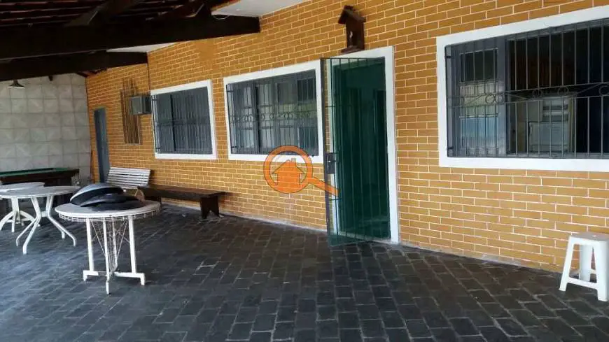 Foto 3 de Casa com 3 Quartos à venda, 180m² em Vila Caicara, Praia Grande