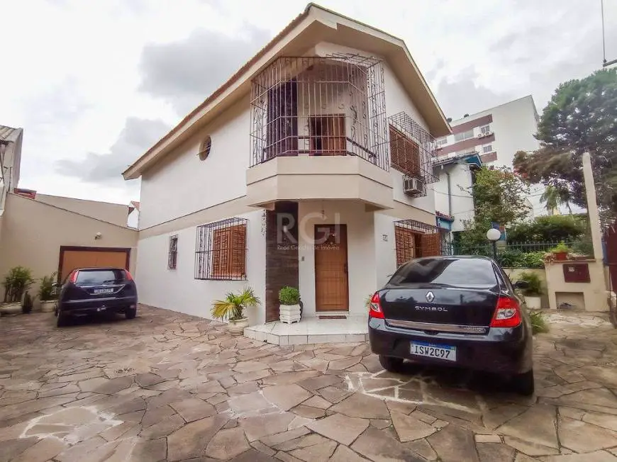 Foto 1 de Casa com 3 Quartos à venda, 220m² em Vila Ipiranga, Porto Alegre