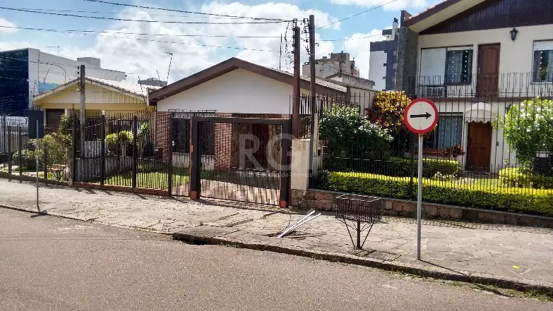 Foto 1 de Casa com 3 Quartos à venda, 250m² em Vila Ipiranga, Porto Alegre