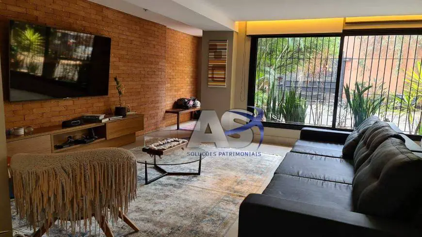 Foto 2 de Casa com 3 Quartos à venda, 200m² em Vila Olímpia, São Paulo