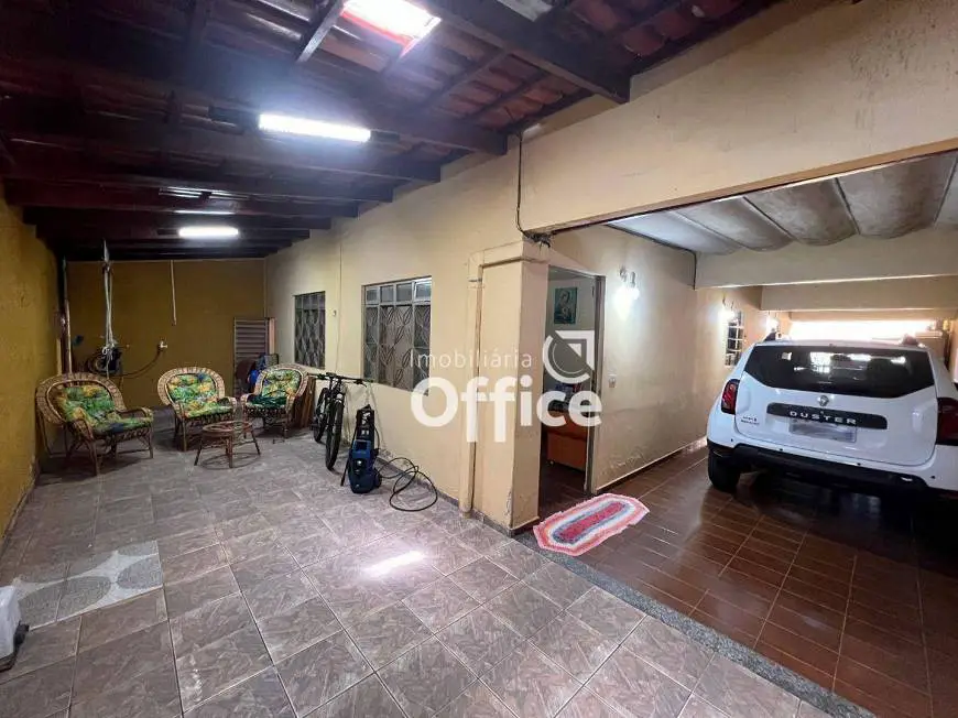 Foto 1 de Casa com 3 Quartos à venda, 138m² em Vila Santa Isabel, Anápolis