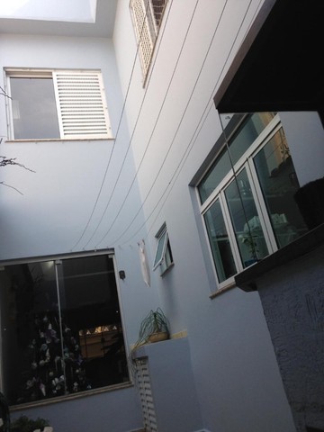 Foto 4 de Casa com 3 Quartos à venda, 187m² em Vila Scarpelli, Santo André