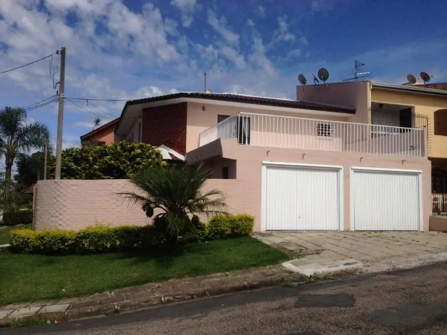 Foto 4 de Casa com 3 Quartos à venda, 270m² em Xaxim, Curitiba