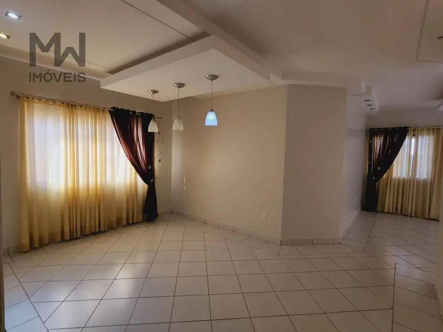 Foto 1 de Casa com 4 Quartos para alugar, 220m² em Anápolis City, Anápolis