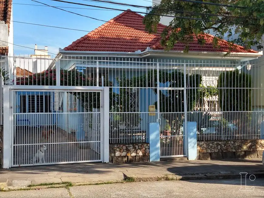 Foto 2 de Casa com 4 Quartos à venda, 126m² em Azenha, Porto Alegre