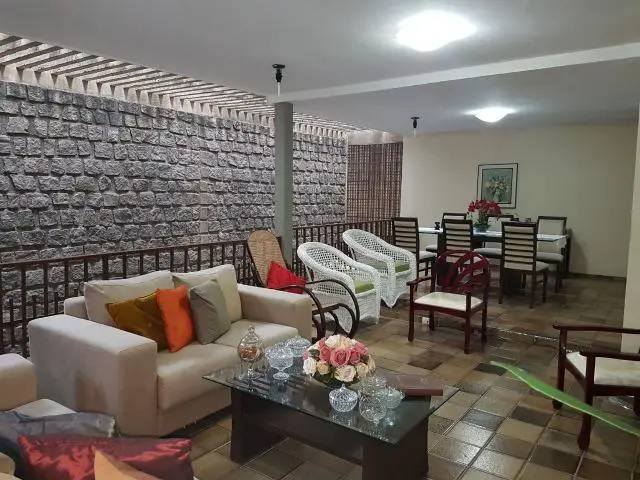Foto 1 de Casa com 4 Quartos à venda, 180m² em Barro Vermelho, Natal