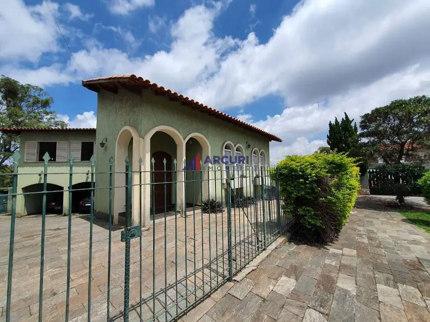 Foto 1 de Casa com 4 Quartos à venda, 205m² em Belvedere, Belo Horizonte