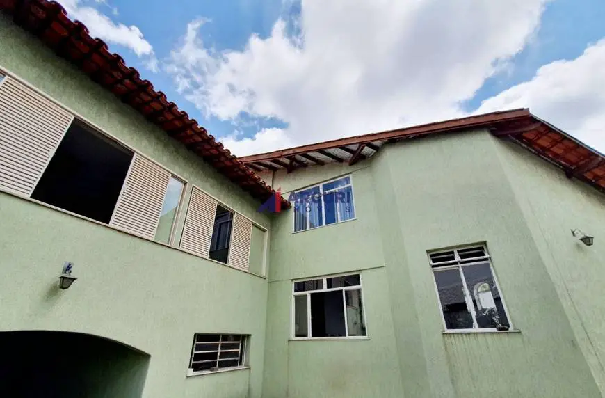 Foto 3 de Casa com 4 Quartos à venda, 205m² em Belvedere, Belo Horizonte