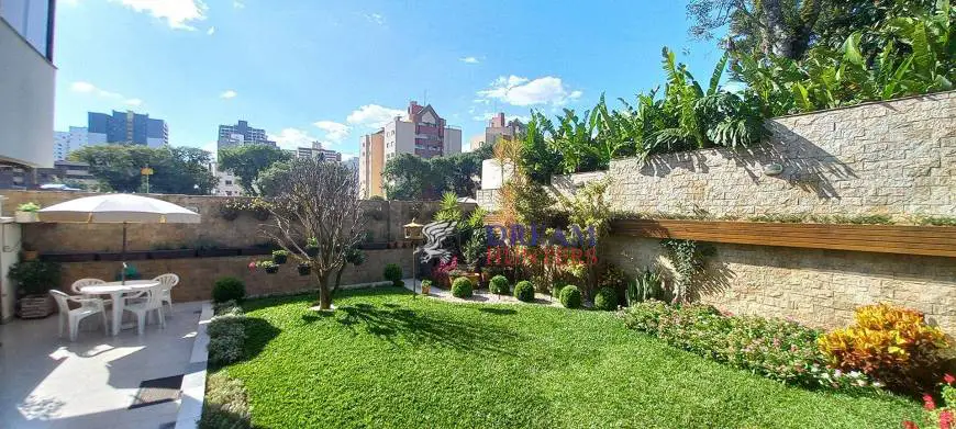 Foto 1 de Casa com 4 Quartos à venda, 386m² em Bigorrilho, Curitiba