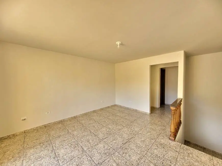 Foto 3 de Casa com 4 Quartos para alugar, 140m² em Boa Vista, Curitiba