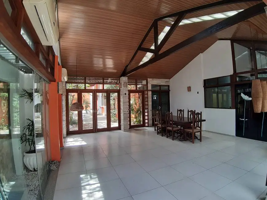 Foto 1 de Casa com 4 Quartos para alugar, 360m² em Bom Pastor, Natal