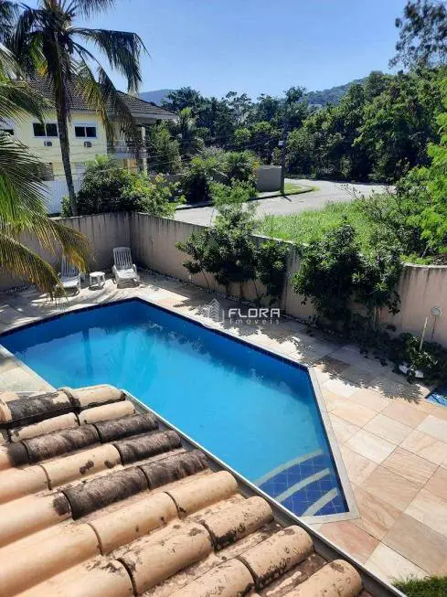 Foto 4 de Casa com 4 Quartos à venda, 329m² em Camboinhas, Niterói