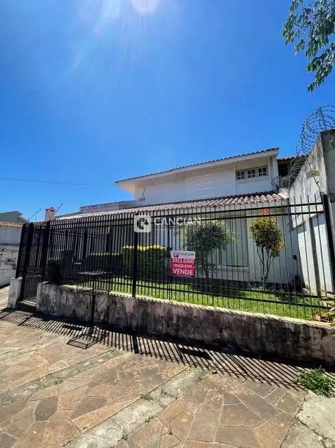 Foto 1 de Casa com 4 Quartos à venda, 284m² em Camobi, Santa Maria