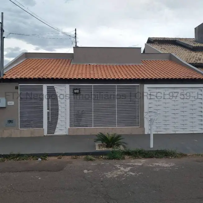 Foto 1 de Casa com 4 Quartos para alugar, 188m² em Centro, Campo Grande