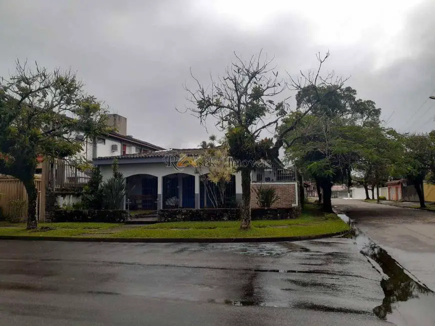 Foto 1 de Casa com 4 Quartos à venda, 140m² em Cibratel, Itanhaém