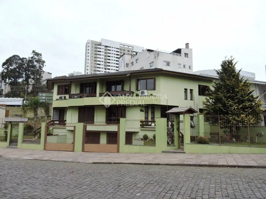 Foto 1 de Casa com 4 Quartos à venda, 270m² em Cinquentenário, Caxias do Sul