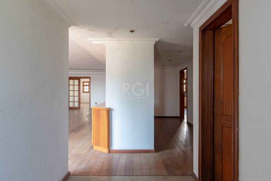 Foto 3 de Casa com 4 Quartos à venda, 460m² em Cristal, Porto Alegre