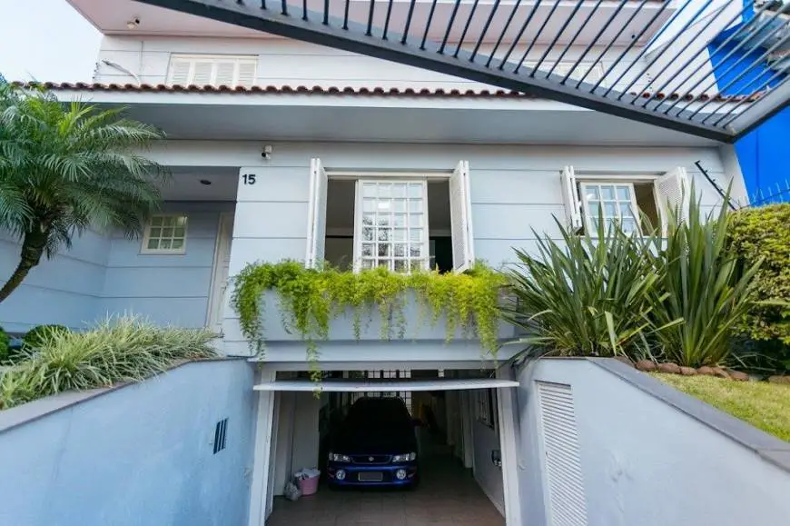 Foto 1 de Casa com 4 Quartos à venda, 245m² em Cristo Redentor, Porto Alegre