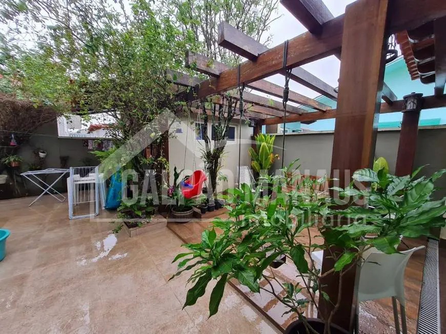 Foto 2 de Casa com 4 Quartos à venda, 190m² em Flores, Manaus