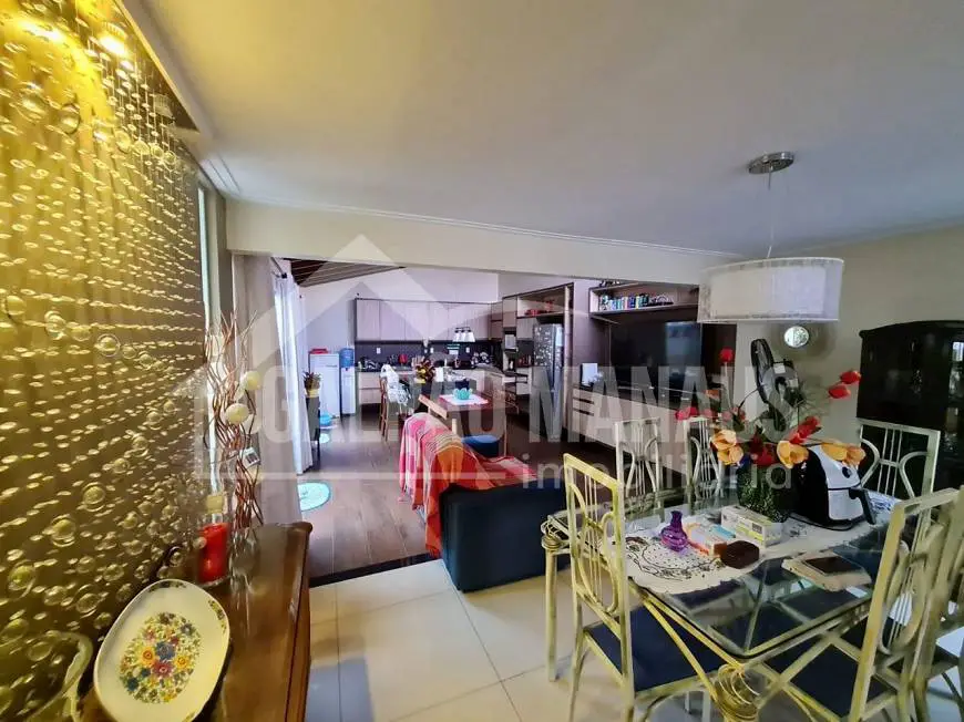 Foto 3 de Casa com 4 Quartos à venda, 190m² em Flores, Manaus