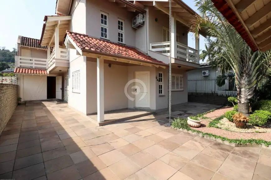 Foto 1 de Casa com 4 Quartos à venda, 244m² em Floresta, Estância Velha
