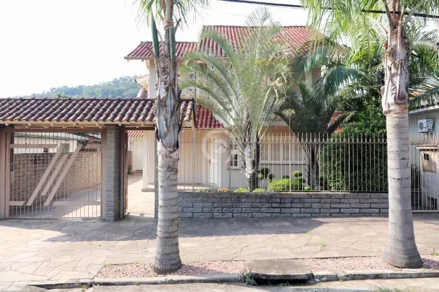Foto 2 de Casa com 4 Quartos à venda, 244m² em Floresta, Estância Velha