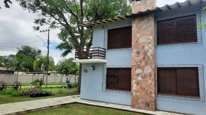 Foto 1 de Casa com 4 Quartos à venda, 275m² em Florida, Guaíba