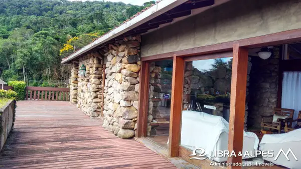 Foto 2 de Casa com 4 Quartos à venda, 480m² em Granja Comari, Teresópolis
