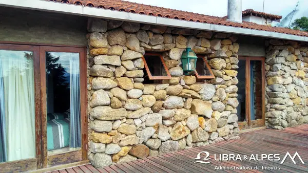 Foto 3 de Casa com 4 Quartos à venda, 480m² em Granja Comari, Teresópolis