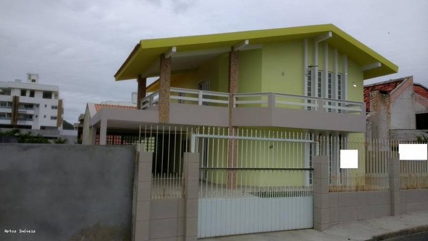 Foto 1 de Casa com 4 Quartos à venda, 230m² em Ingleses do Rio Vermelho, Florianópolis