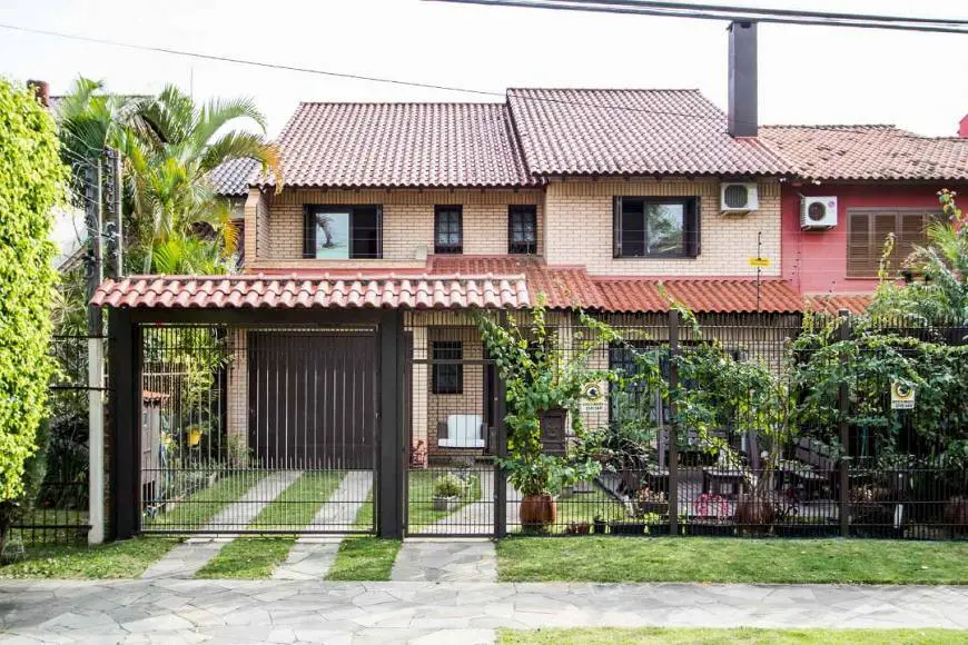 Foto 1 de Casa com 4 Quartos à venda, 306m² em Ipanema, Porto Alegre