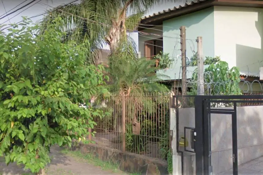 Foto 2 de Casa com 4 Quartos à venda, 95m² em Ipanema, Porto Alegre
