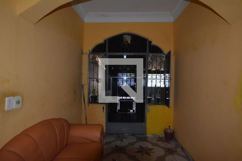 Foto 4 de Casa com 4 Quartos para alugar, 100m² em Irajá, Rio de Janeiro