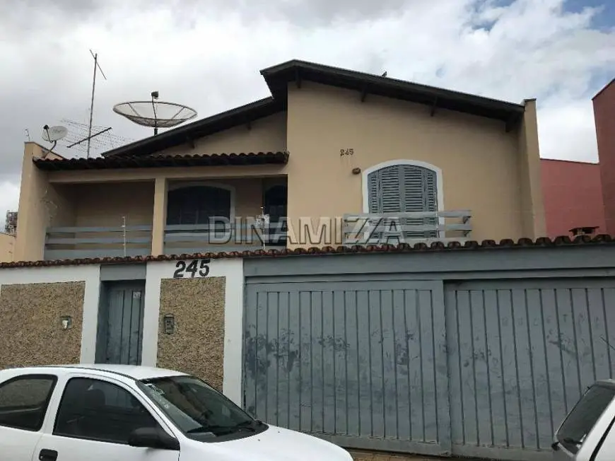 Foto 1 de Casa com 4 Quartos à venda, 289m² em Irmaos Soares, Uberaba