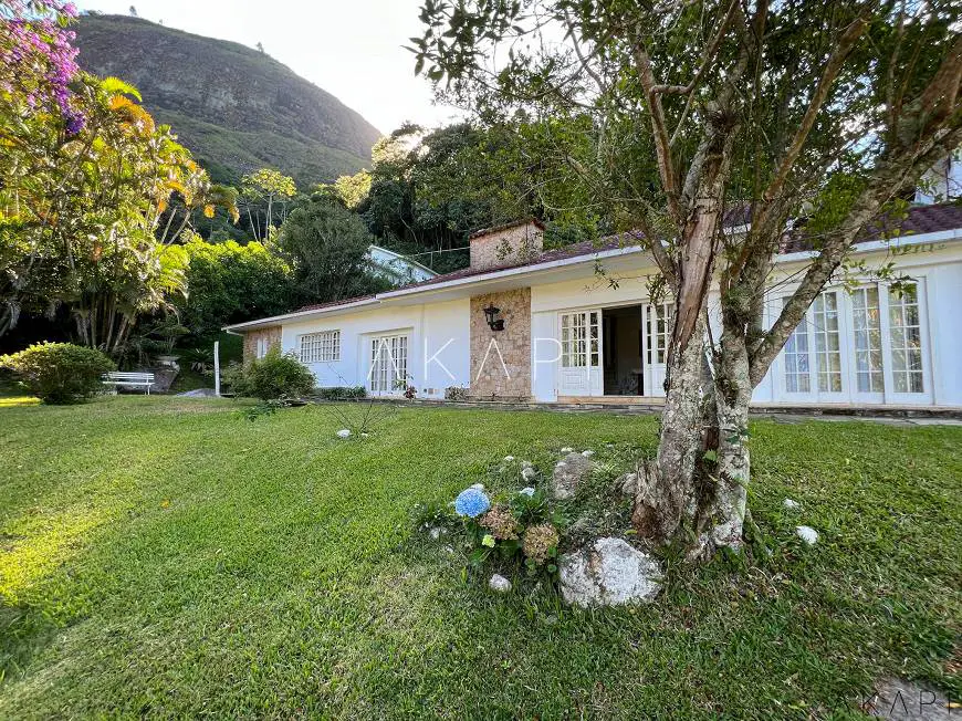Foto 1 de Casa com 4 Quartos para alugar, 3000m² em Iúcas, Teresópolis