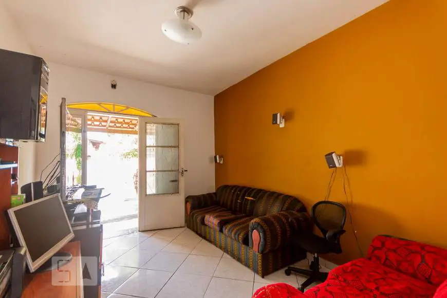 Foto 1 de Casa com 4 Quartos para alugar, 155m² em Jaqueline, Belo Horizonte