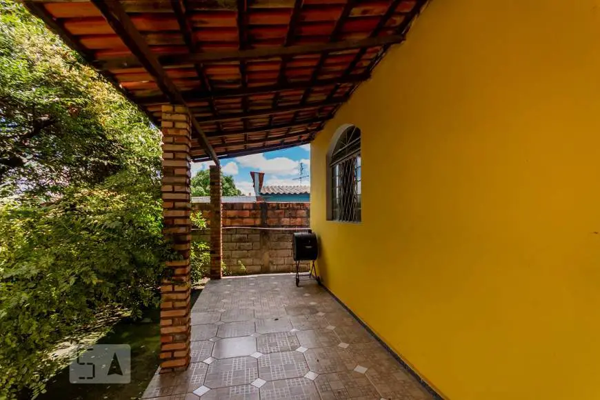 Foto 3 de Casa com 4 Quartos para alugar, 155m² em Jaqueline, Belo Horizonte