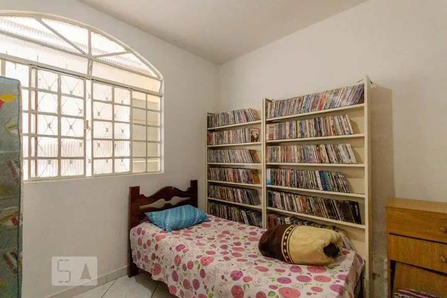 Foto 4 de Casa com 4 Quartos para alugar, 155m² em Jaqueline, Belo Horizonte